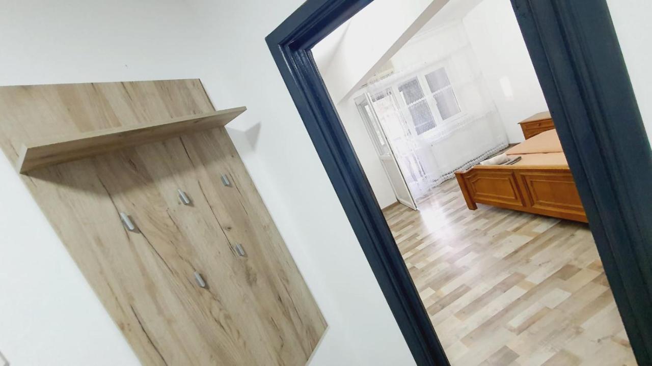 德罗贝塔-塞维林堡Apartament Radoi公寓 外观 照片